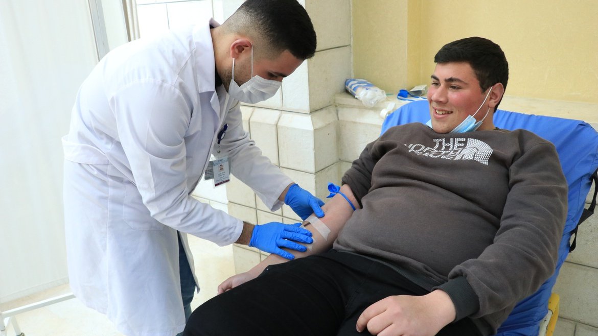 حملة التبرع بالدم "كل قطرة نبضة" لطلبة الجامعة، وذلك برعاية مستشفى النجاح الوطني الجامعي، وبالتعاون مع شبكة خريجي الآكسس في مؤسسة Amideast.